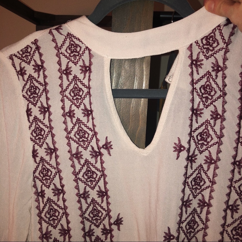Entro Embroidered Top (S) - Picture 3 of 6